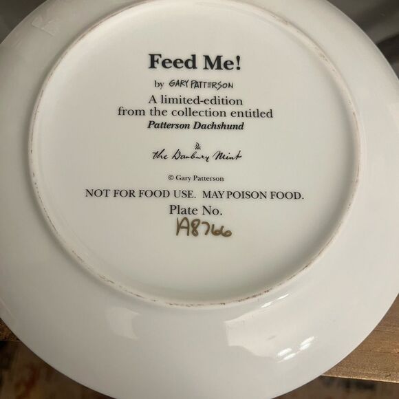 Gary Patterson x The Danbury Mint numbered Dachshund feed Me Decorative Plate. - Picture 4 of 5